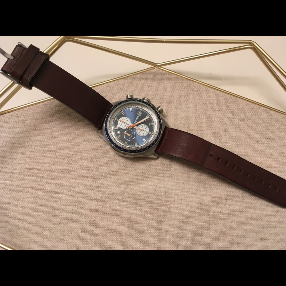 Men's leather band fossil watch